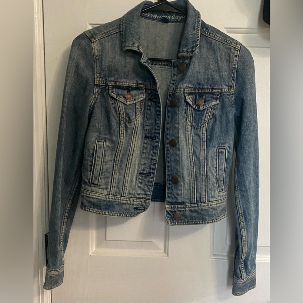 American Eagle Outfitters Light Wash Denim Jacket